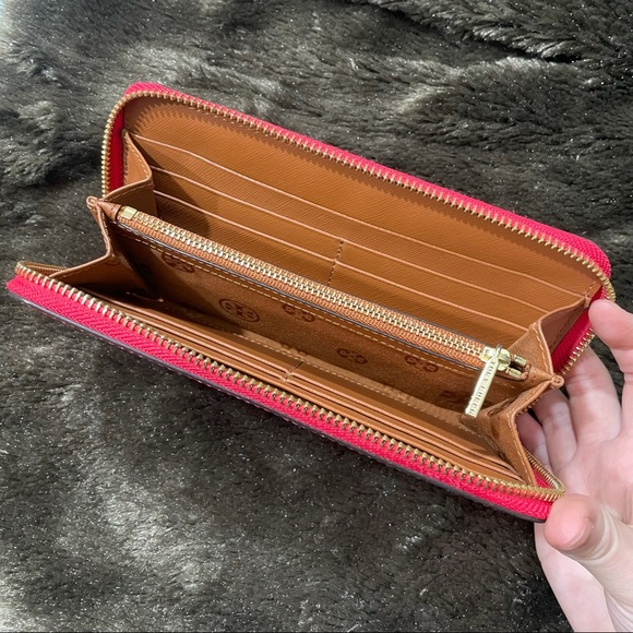 Tory Burch Robinson Zip Continental Wallet - Picture 4 of 7